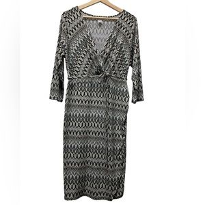 Motherhood Maternity v-neck faux wrap dress, 3/4 sleeve, size women’s medium